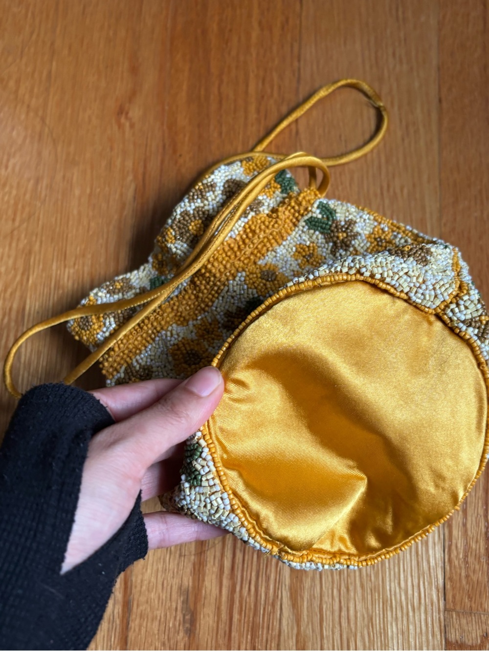 Mango Beaded Floral Drawstring Mini Bag in Mustard and Green - Picture 3 of 4
